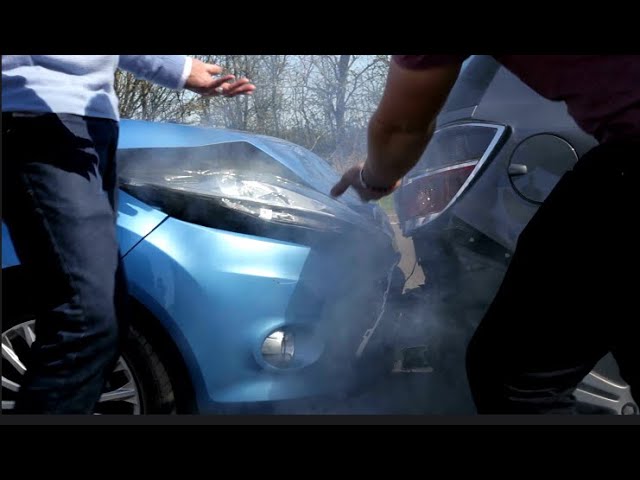 me han dado un golpe en el coche y se han ido